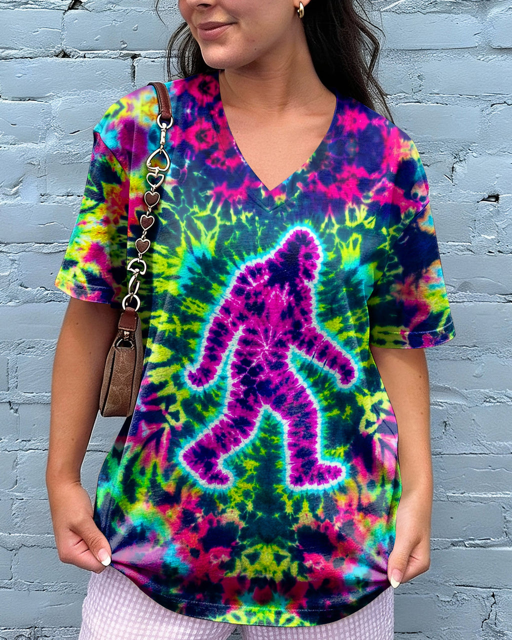 COLORFUL PSYCHEDELIC NEON BIGFOOT ADVENTURE – RITD10906261
