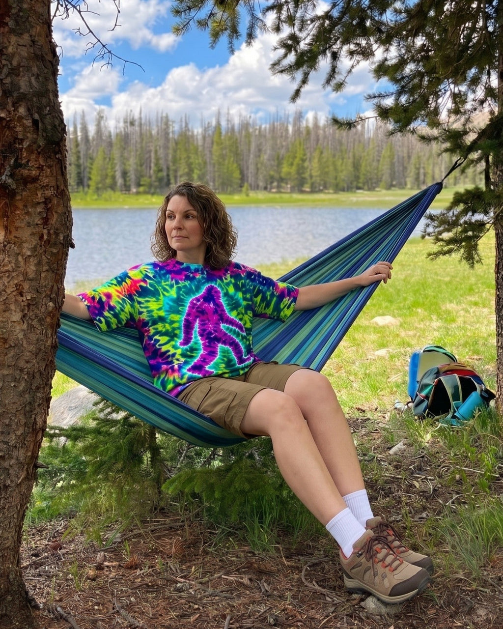COLORFUL PSYCHEDELIC NEON BIGFOOT ADVENTURE – RITD10906261