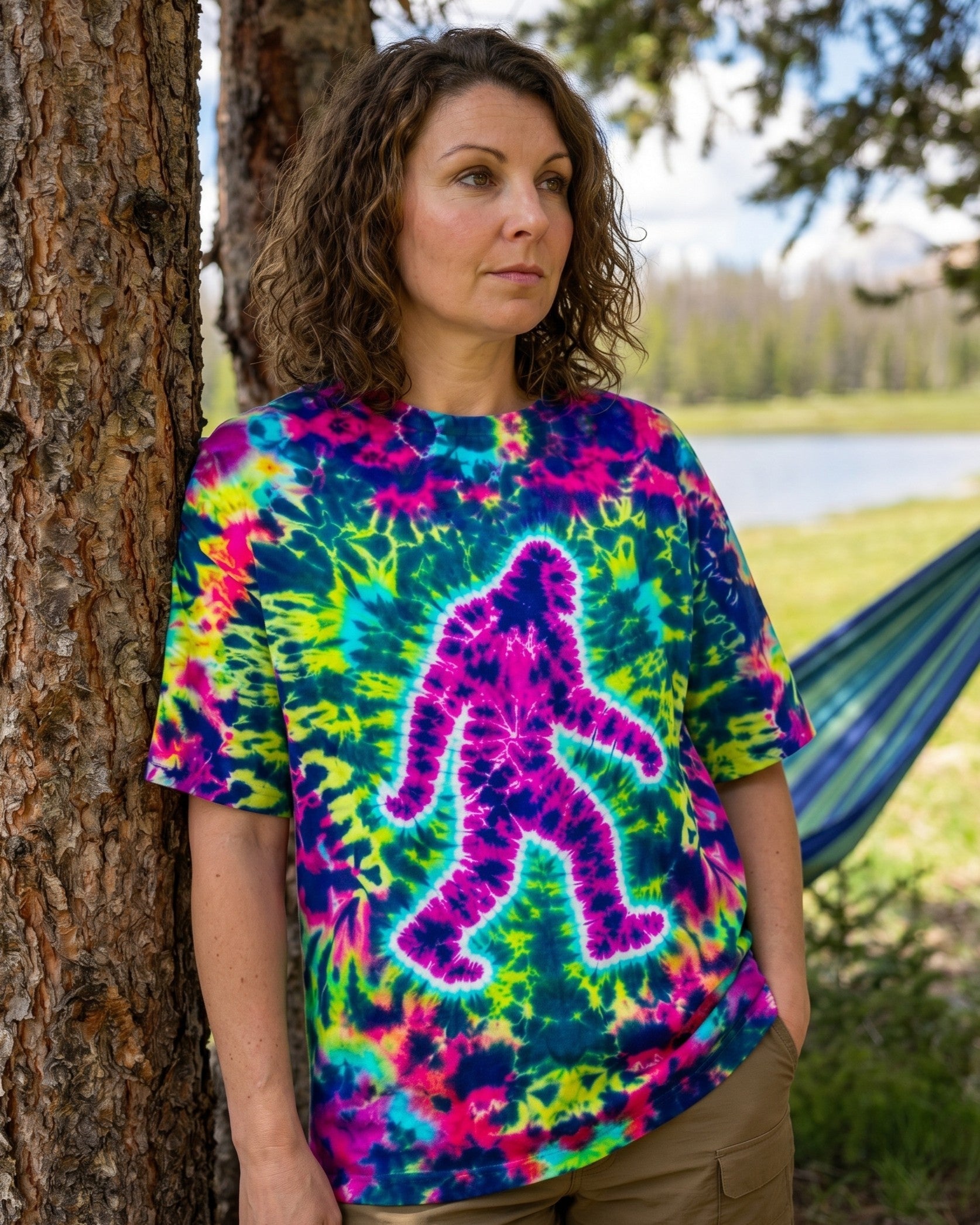 COLORFUL PSYCHEDELIC NEON BIGFOOT ADVENTURE – RITD10906261