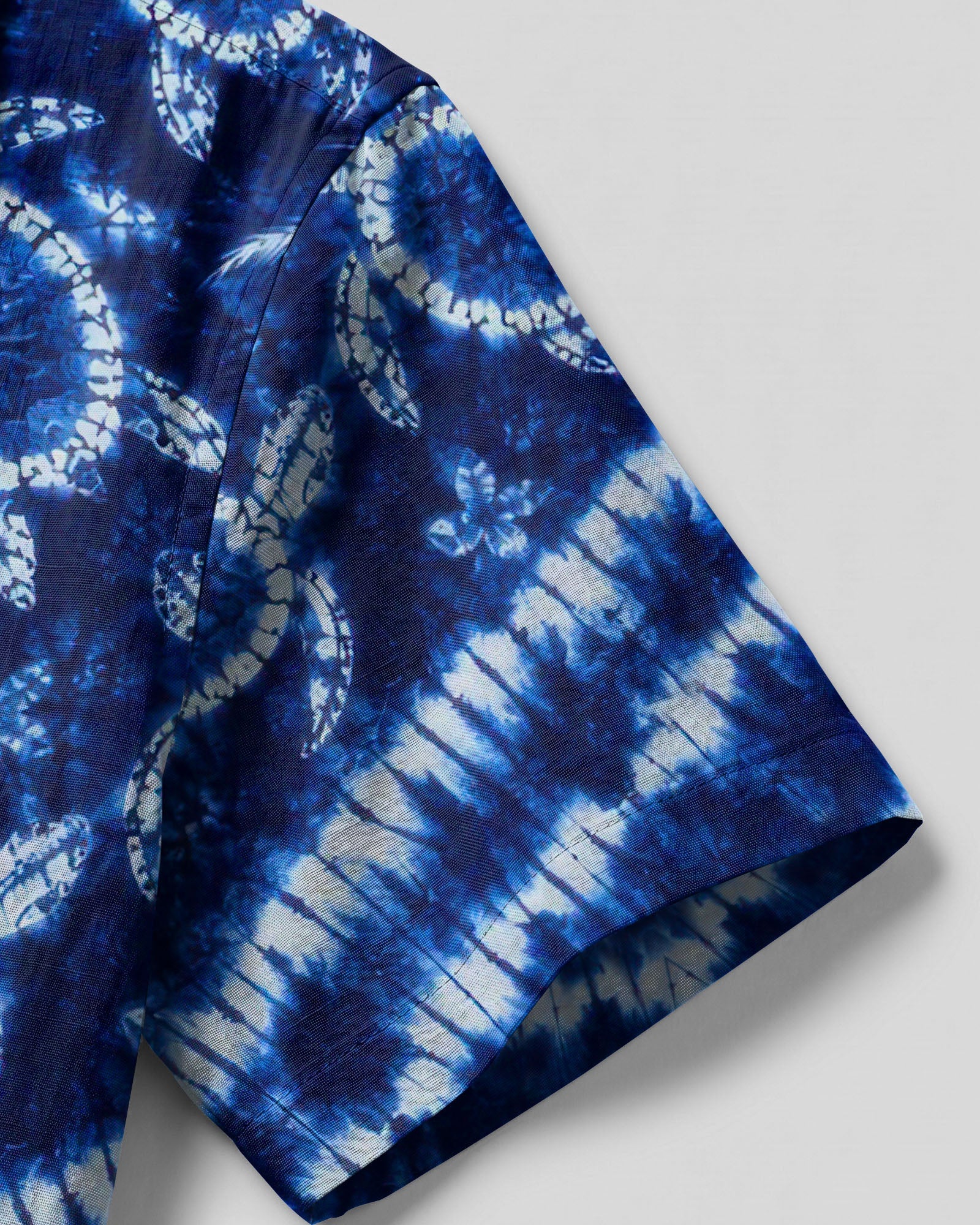 TROPICAL TURTLE V PATTERN CAMP SHIRT  - TLTW3006261